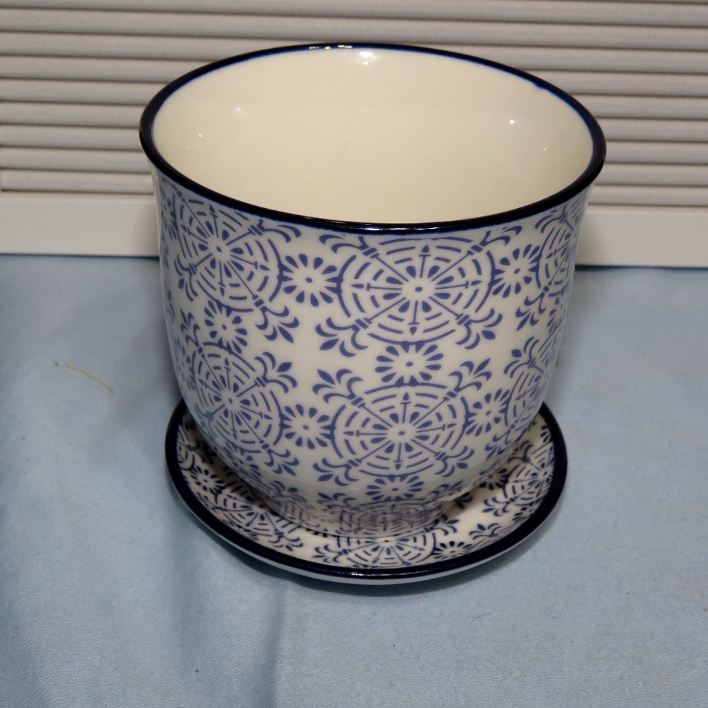 Liberte Cup/Saucer Vase